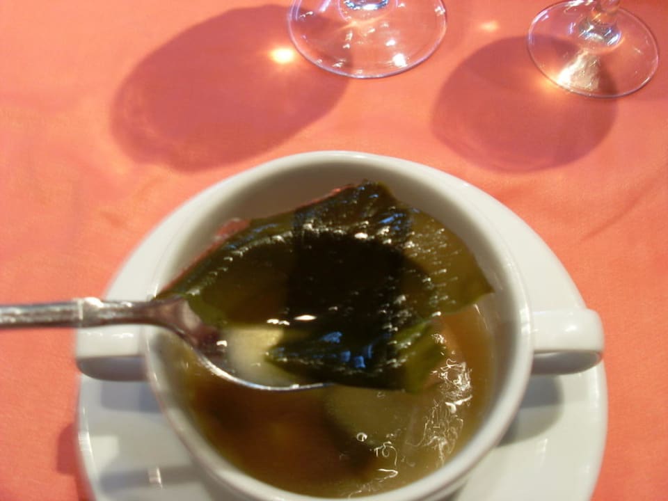 Algensuppe beim Japaner Hotel Grand Palladium Palace Resort, Spa & Casino