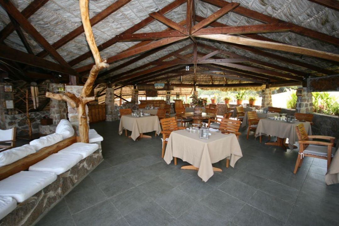 Le Chateau de Feuilles, Restaurant Château de Feuilles & SPA of Praslin island