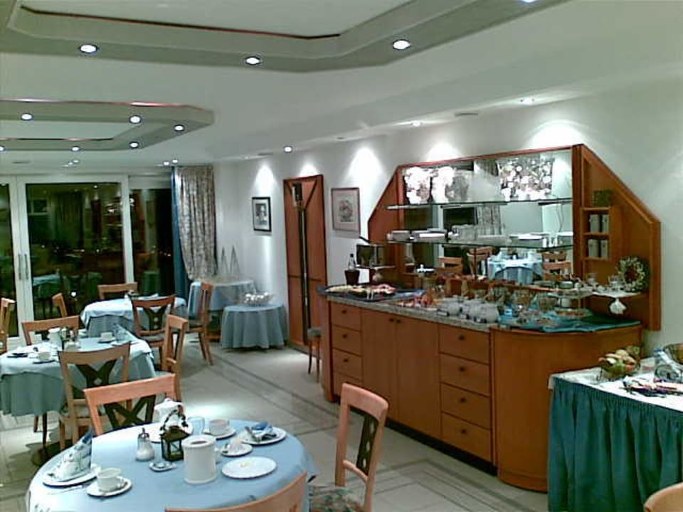 Frühstücksraum und -Buffet Hotelpension Vitalis