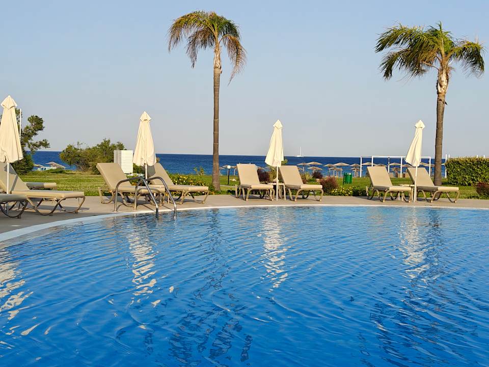 Pool Asterias Beach Resort