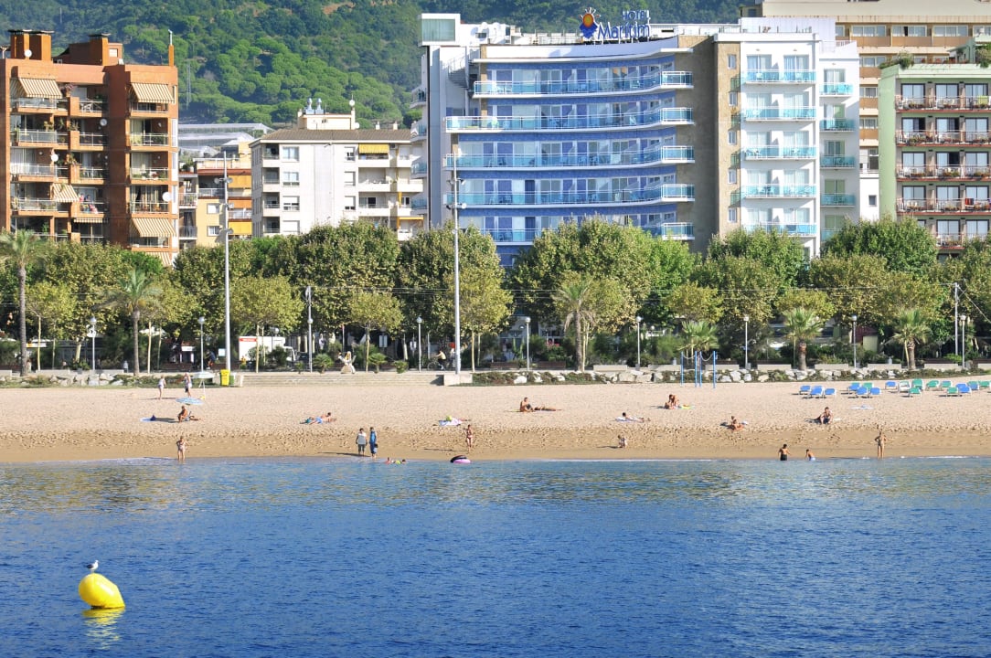 Vista del hotel desde la playa Hotel GHT Maritim