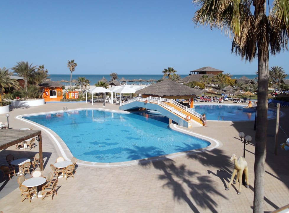 Pool mit Strandbar Caribbean World Thalasso Djerba