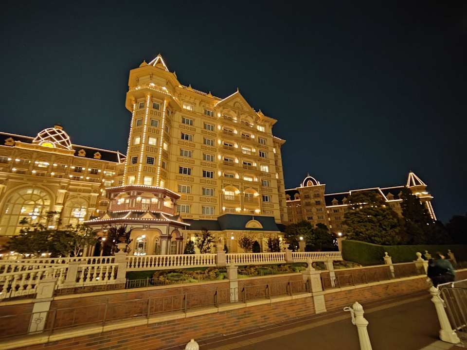Außenansicht Tokyo Disneyland Hotel
