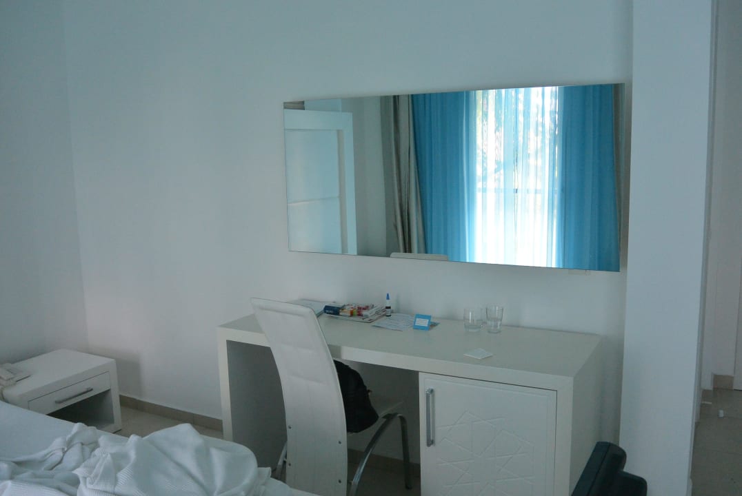 Schreibtisch Costa Luvi Hotel