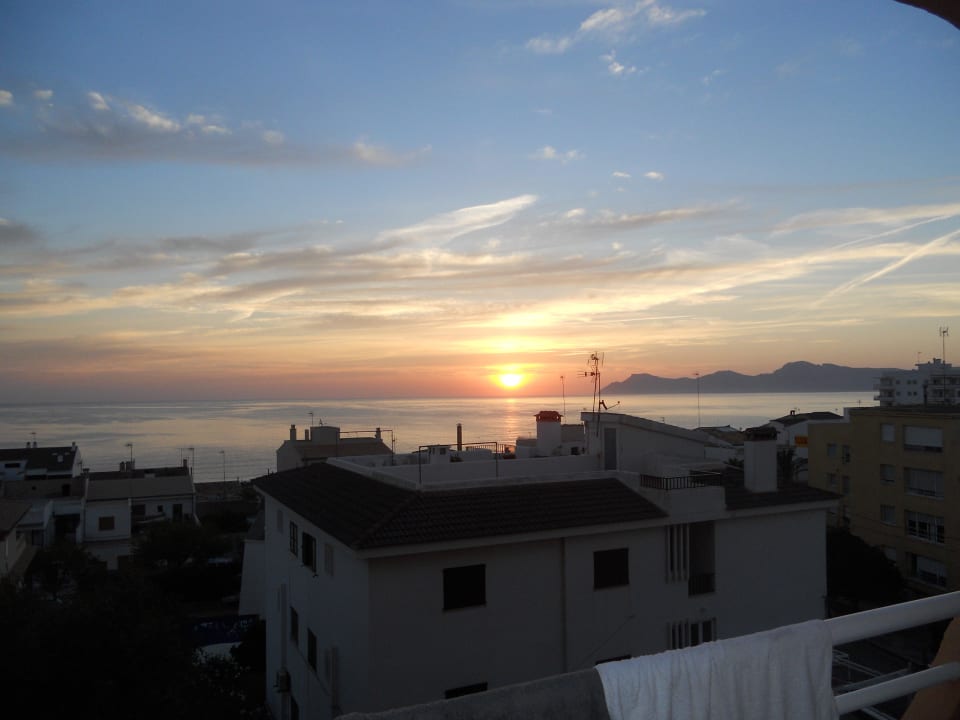 Sonnenaufgang vom Zimmer aus Hotel & Apartments Vista Park
