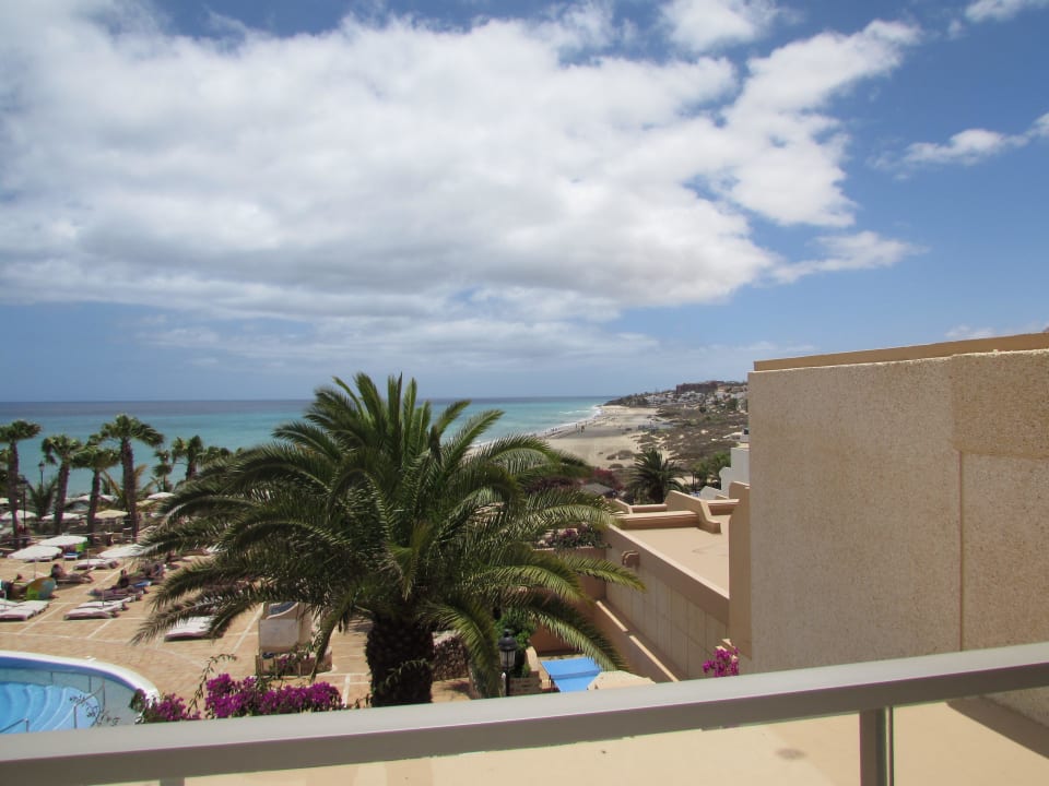 Blick auf Pool und Stand SBH Hotel Taro Beach