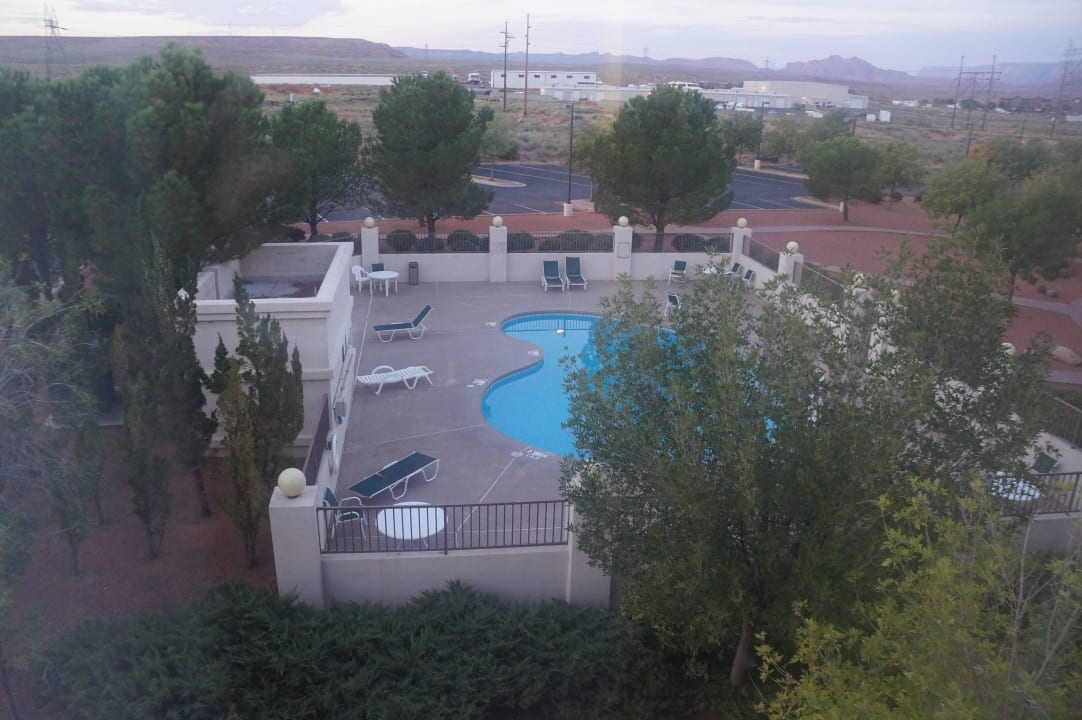 Ausblick zum Pool Super 8 by Wyndham Page/Lake Powell