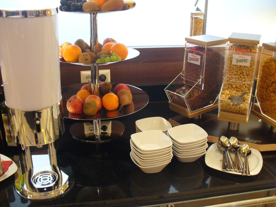 Frühstück Leonardo Hotel Vienna Schönbrunn