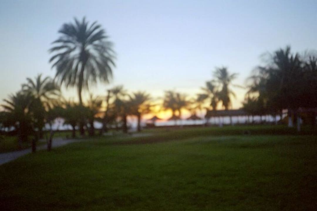 Blick zum Strand abens Hotel Coche Paradise Resort