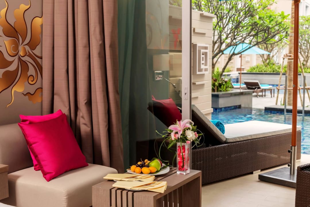 Deluxe Pool Access Hotel Grand Mercure Phuket Patong
