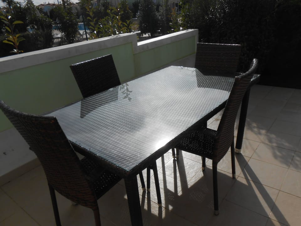 Tisch Terrasse Hotel Eden Villas and Apartments