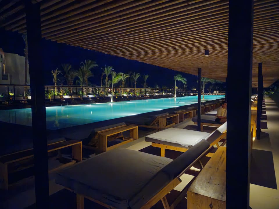 Pool Serry Beach Resort