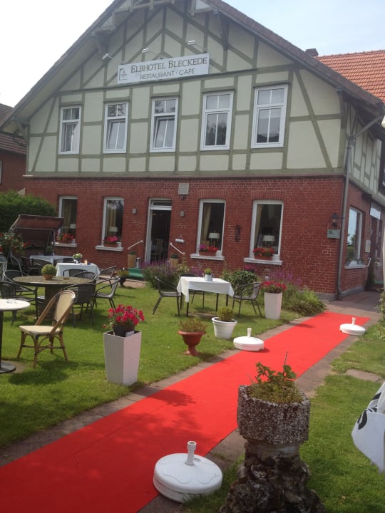 Außenansicht Elbhotel am Hafen