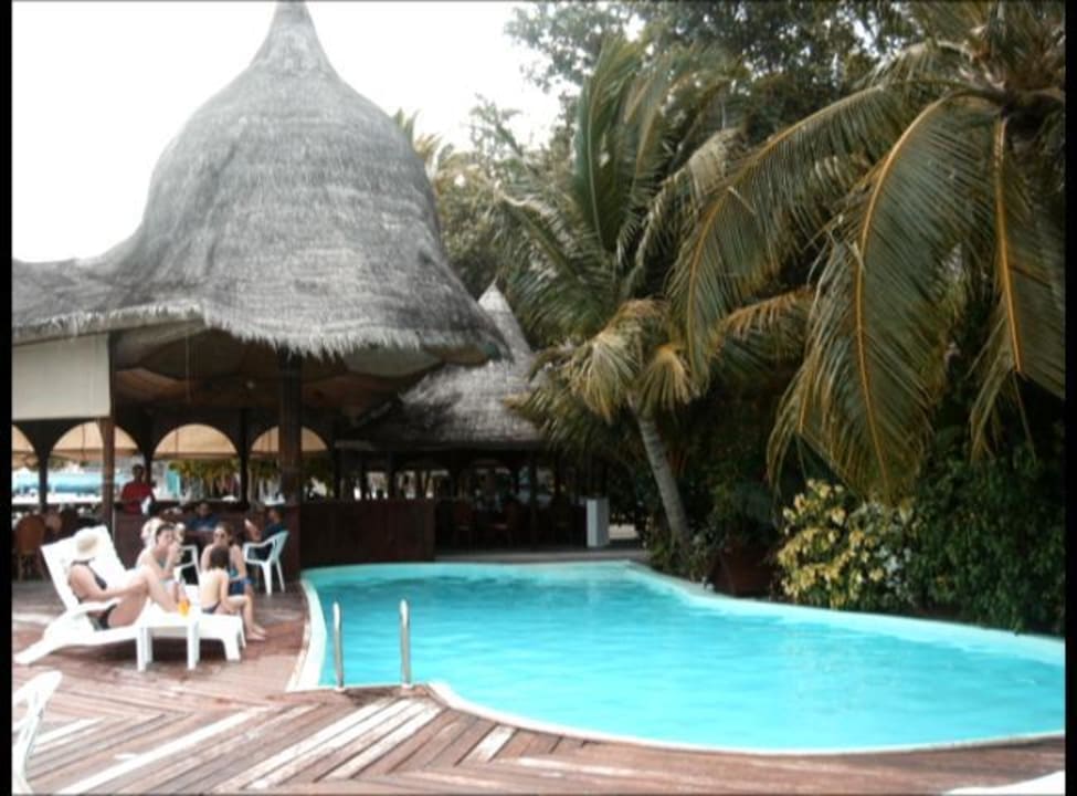 Pool Thulhagiri Island Resort