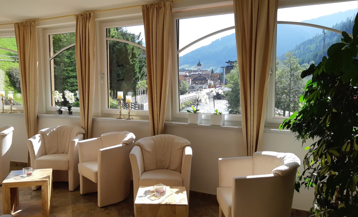 Lobby Alpenherz Hotel