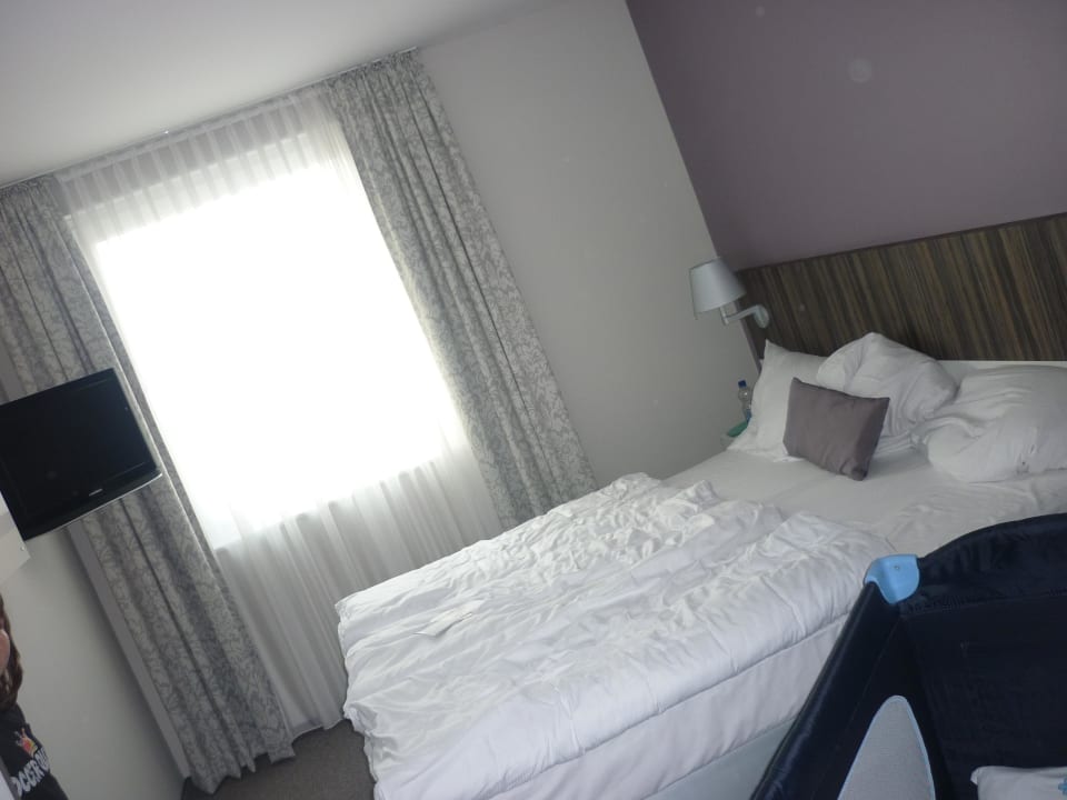 Bett für 3  Premier Inn Nürnberg City Nordost