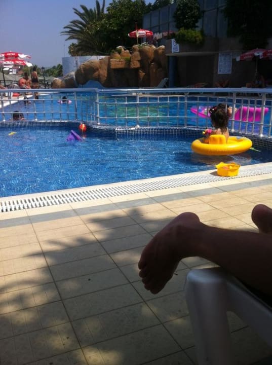 Schöner und sehr sauberer Pool Aska Hotel Just in Beach