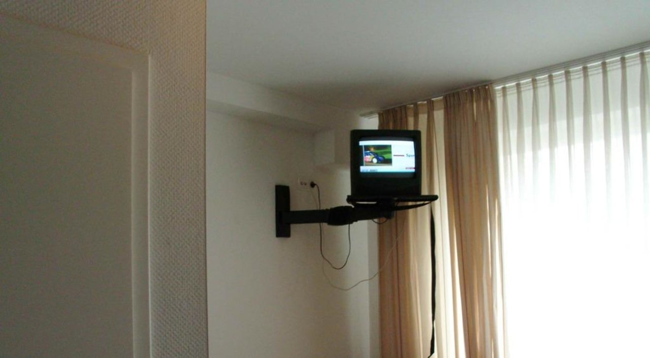 Fernseher. Hotel Weidenpescher Hof