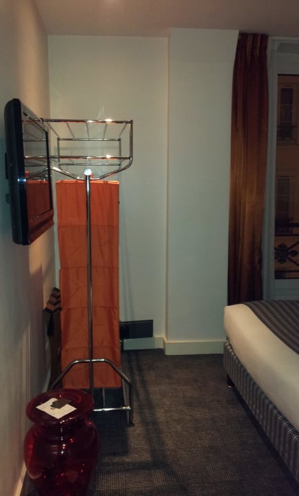 "Schrank" im Zimmer Hotel Monterosa Astotel