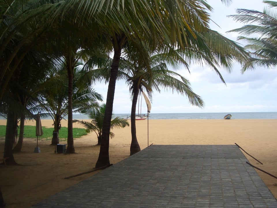 Strand.  Hotel Jetwing Beach