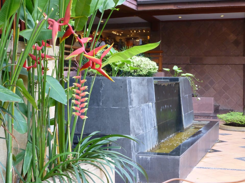 Am Pool Ramada Plaza by Wyndham Bangkok Menam Riverside