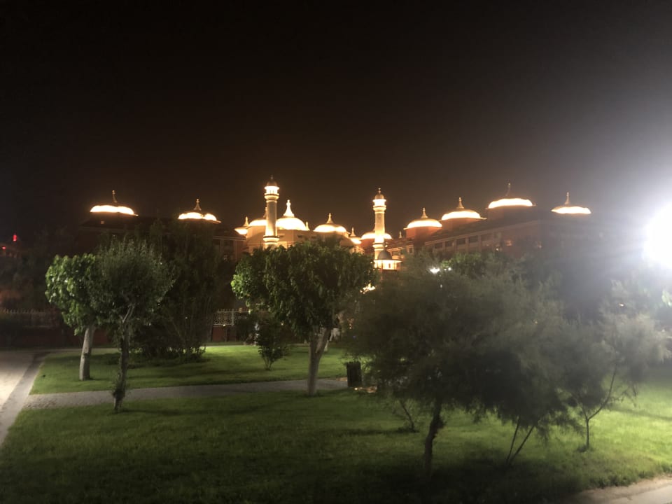 Außenansicht Royal Taj Mahal Hotel