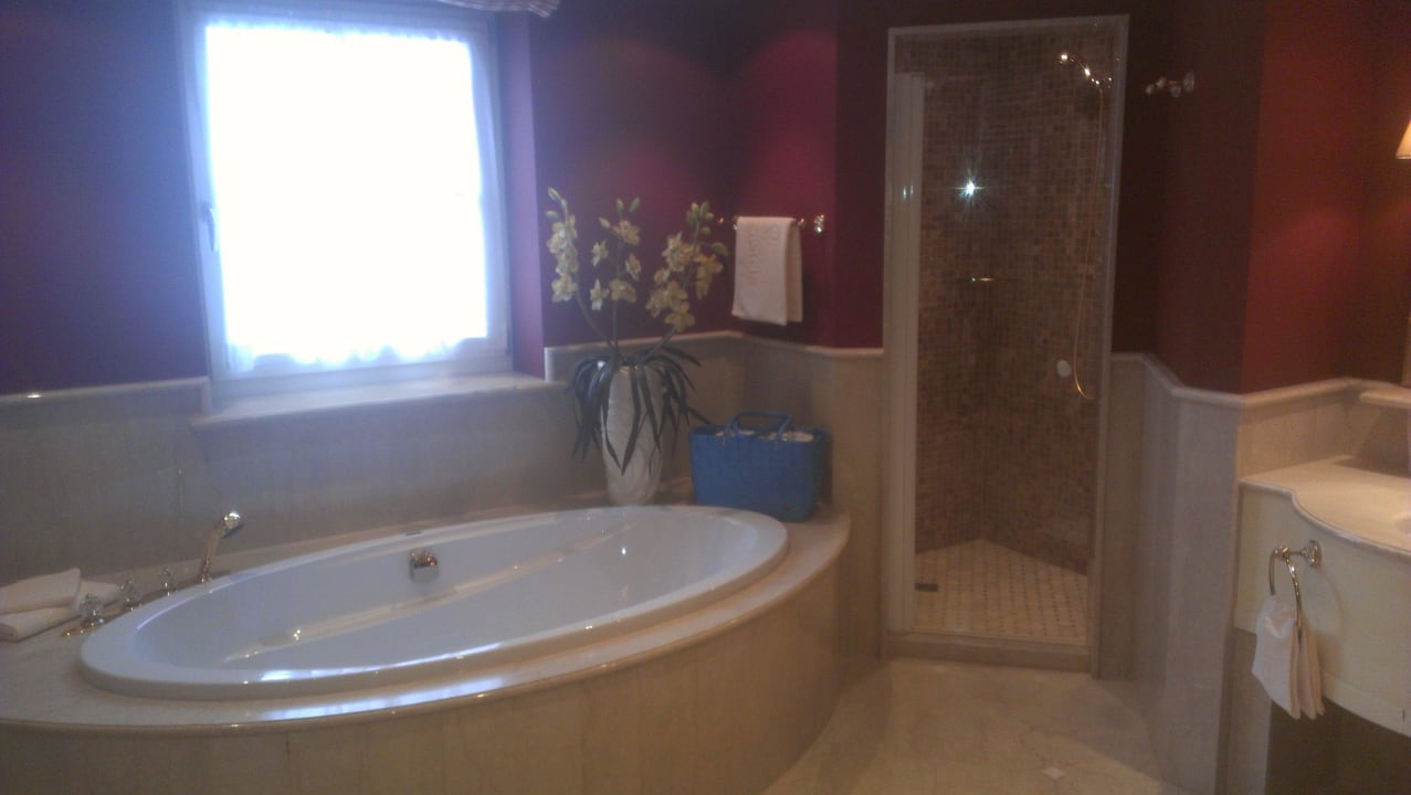 Wanne / Dusche Hotel Schwarzenstein