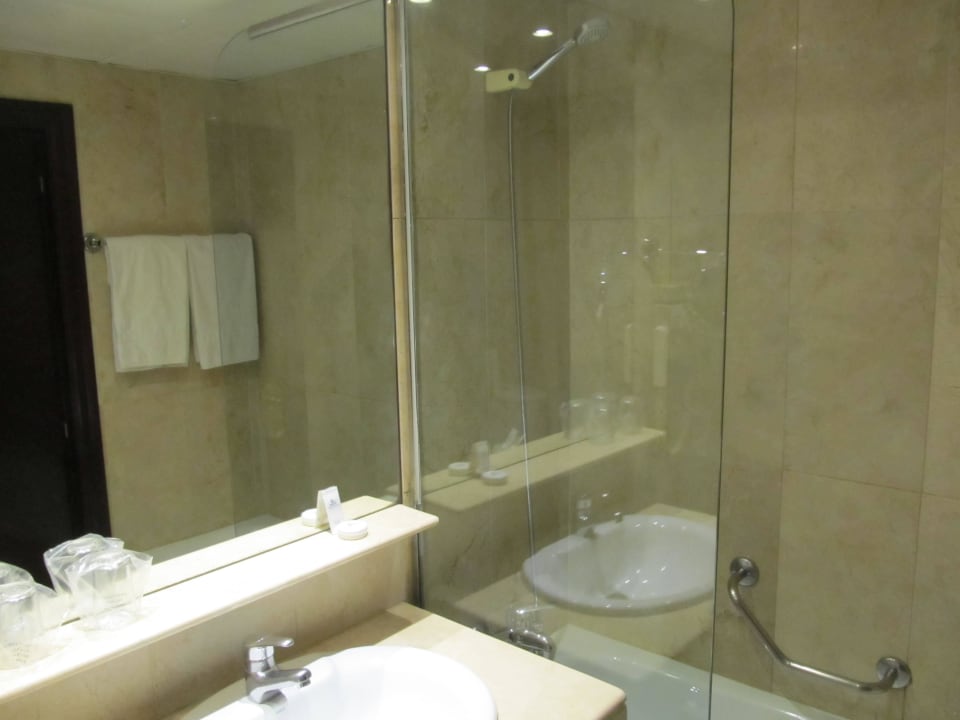 Badausstattung Hotel Atlantis