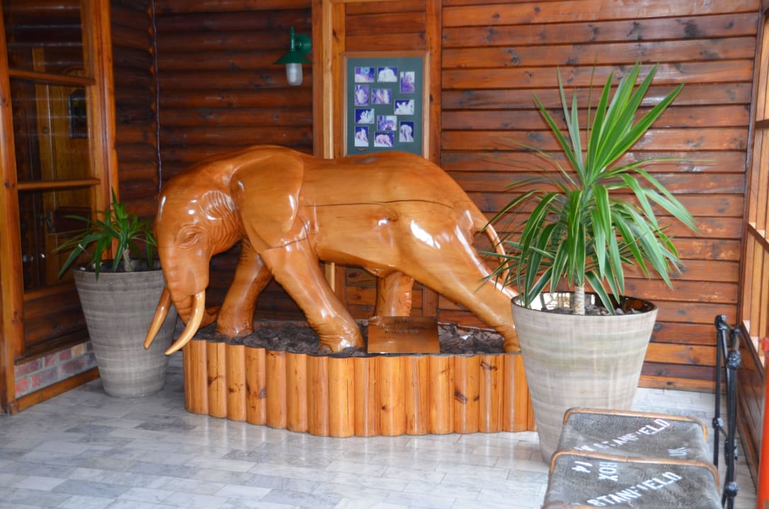 Eingang The Graywood Hotel