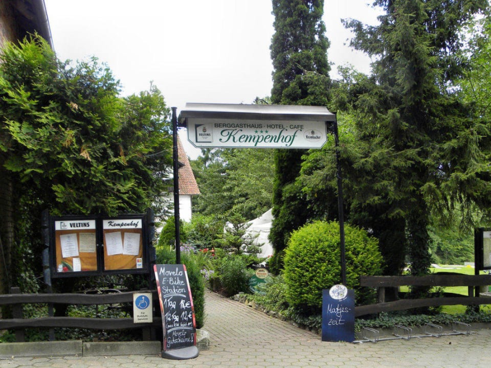 Eingangsbereich am Parkplatz Hotel Kempenhof