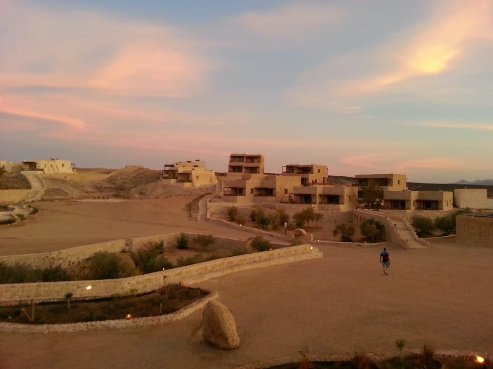 Chalet's vom Restaurant aus. The Oasis Dive Resort