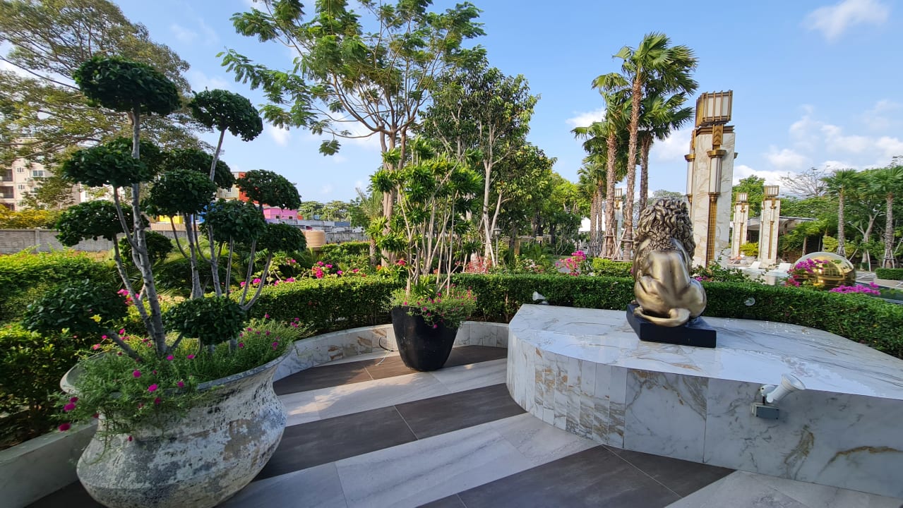 Gartenanlage The Copacabana Jomtien high floor 1 bedroom flat