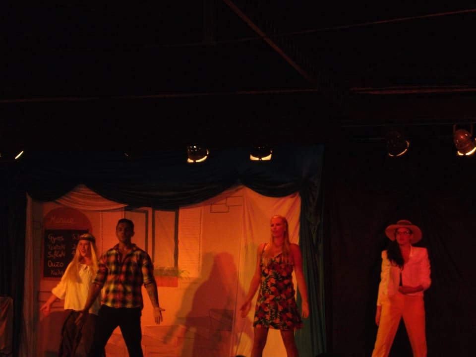 Abendanimation "Mama Mia" Aparthotel Ciudad Laurel