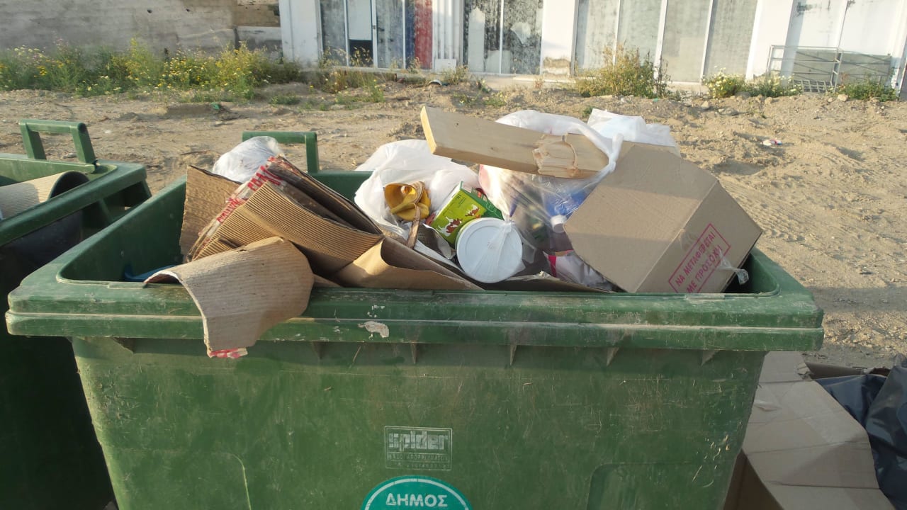 Mülltrennung auf Griechenland Porto Bello Beach
