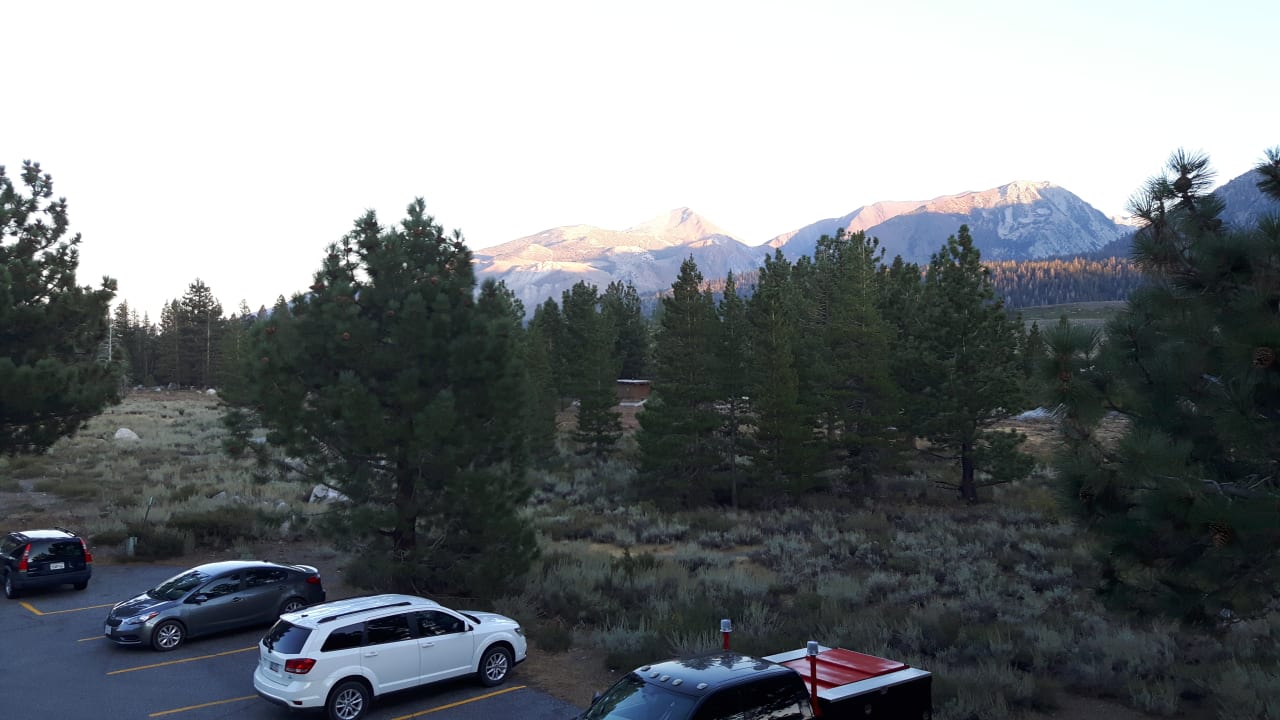 Ausblick Mammoth Creek Inn Hotel