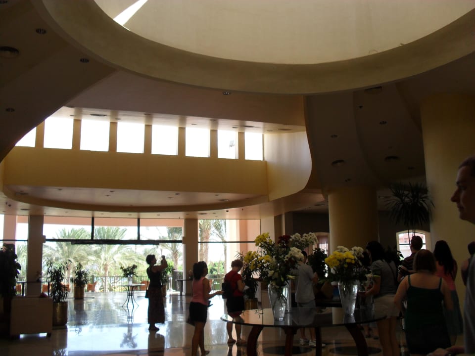 Lobby Parrotel Beach Resort