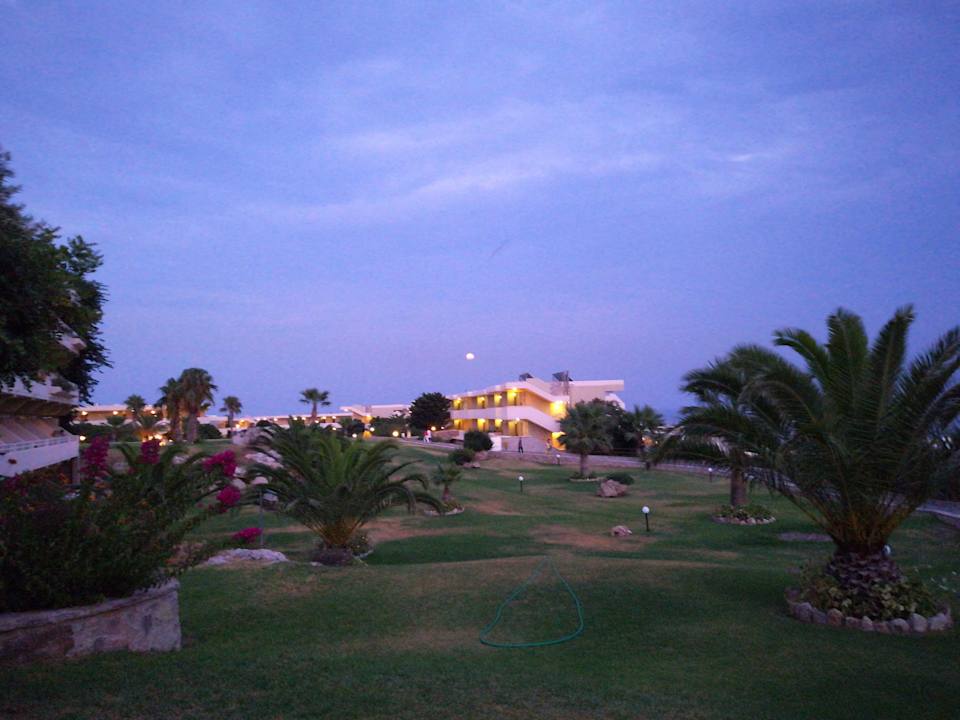 Gartenanlage Hotel Kalithea Horizon Royal