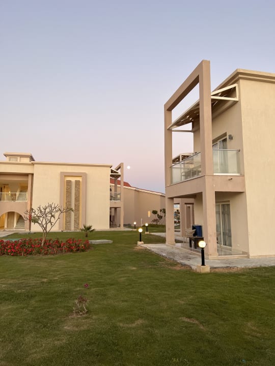 Außenansicht Pickalbatros Sea World Resort - Marsa Alam