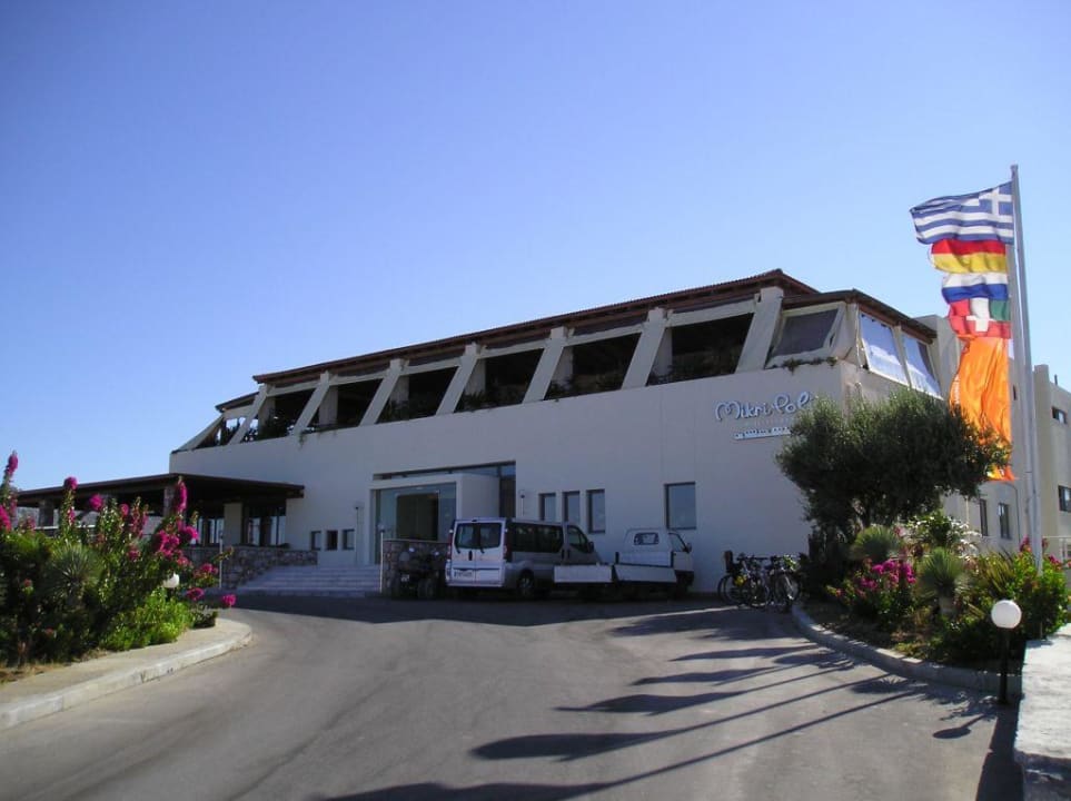 Von aussen. Oben ist das Restaurant drin. Atlantica Mikri Poli Rhodes