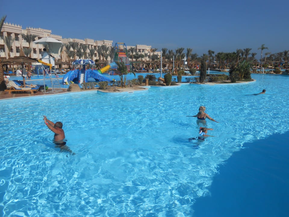 Вход и выход к бару в бассейне! Pickalbatros Palace Resort
