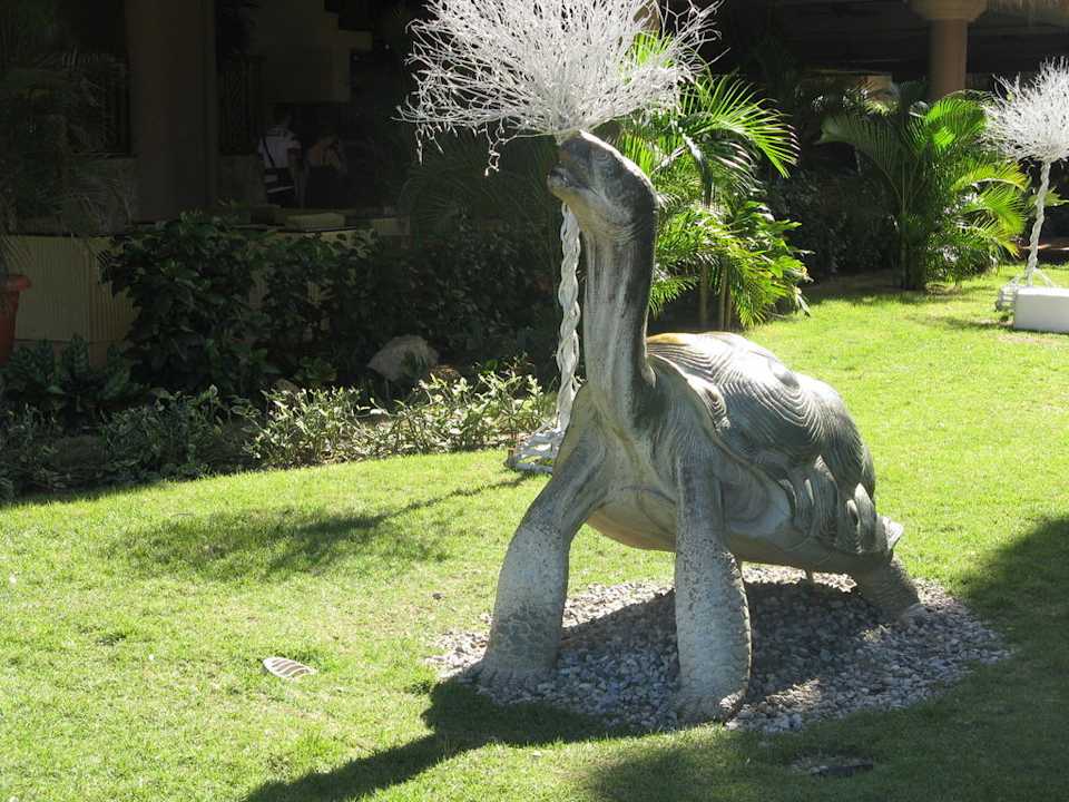 Deko im Garten Grand Sirenis Punta Cana Resort & Aquagames
