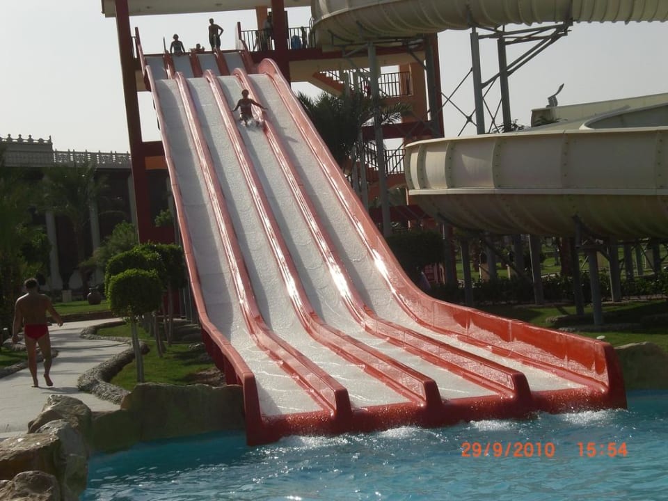 Водные горки Beach Albatros Resort