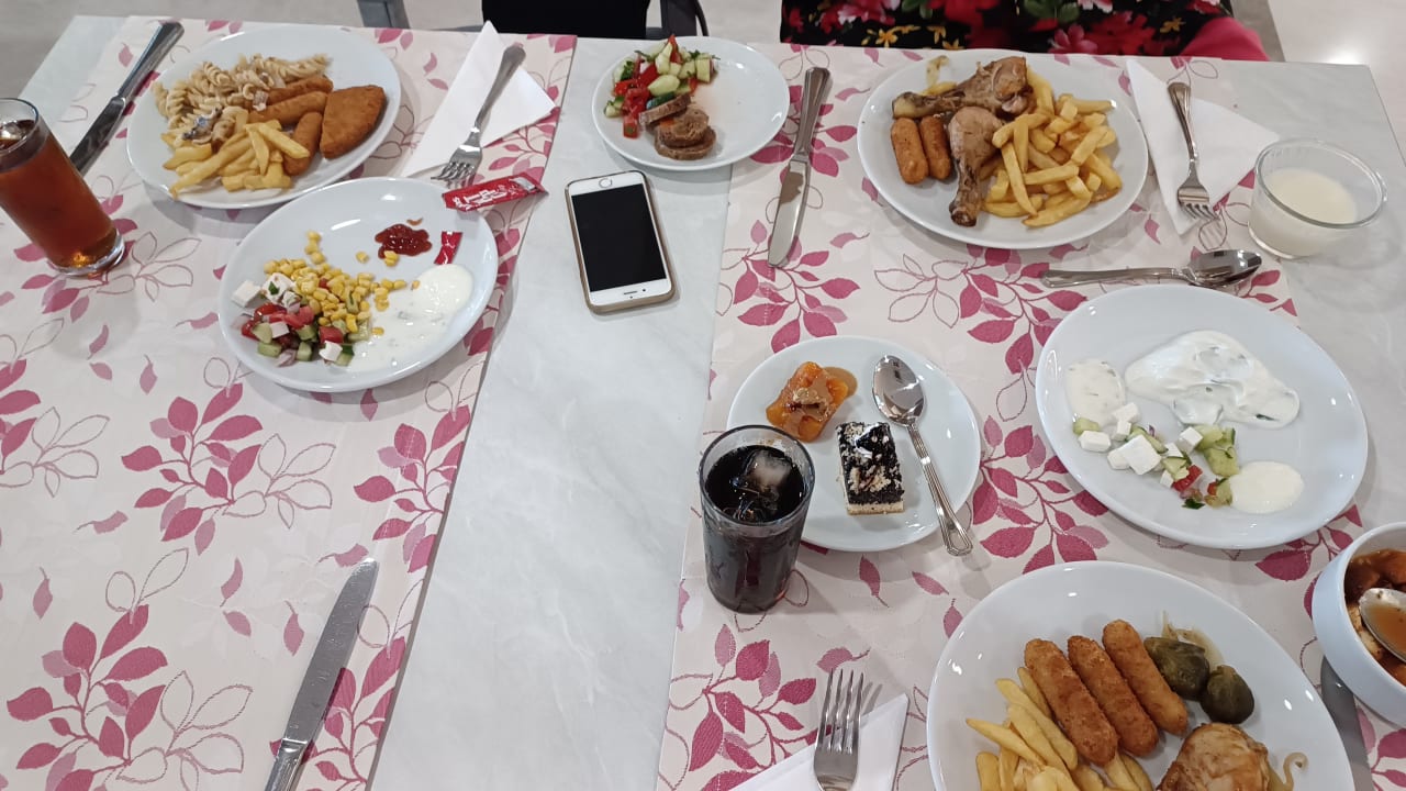 Gastro Iz Flower Side Beach Hotel