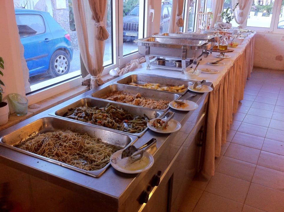 Buffet in der Taverne Pelagos Coriva Beach Hotel & Bungalows