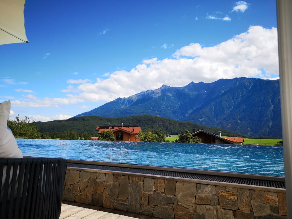 Pool Alpenresort Schwarz