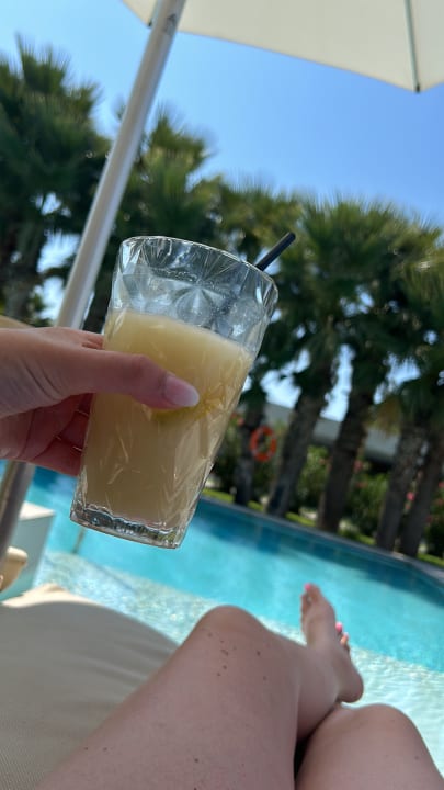 Pool Caravia Beach Hotel