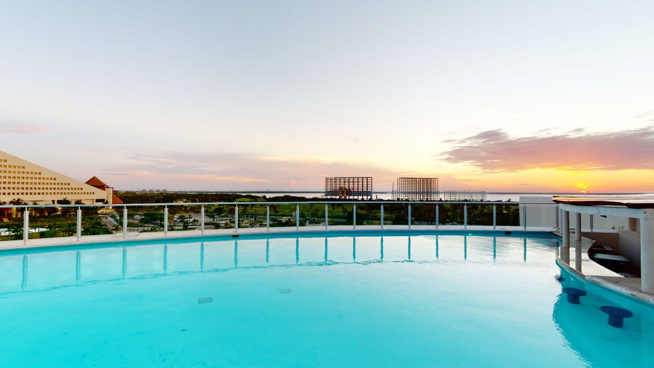 Pool Seadust Cancun Family Resort