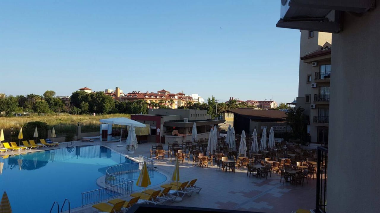 Blick auf einer der Poolanlagen Hotel Victory Resort