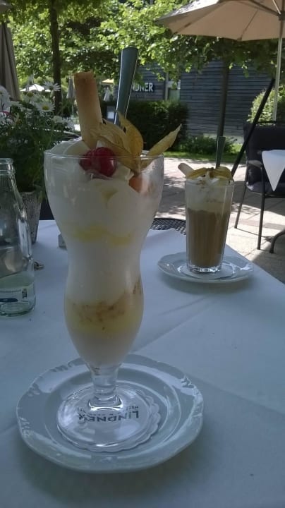 Kaffeetisch  Parkhotel Oberstaufen