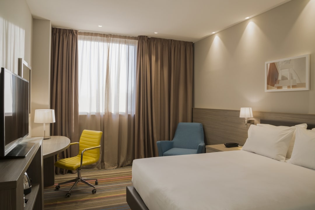 Zimmer Hampton by Hilton Rome East